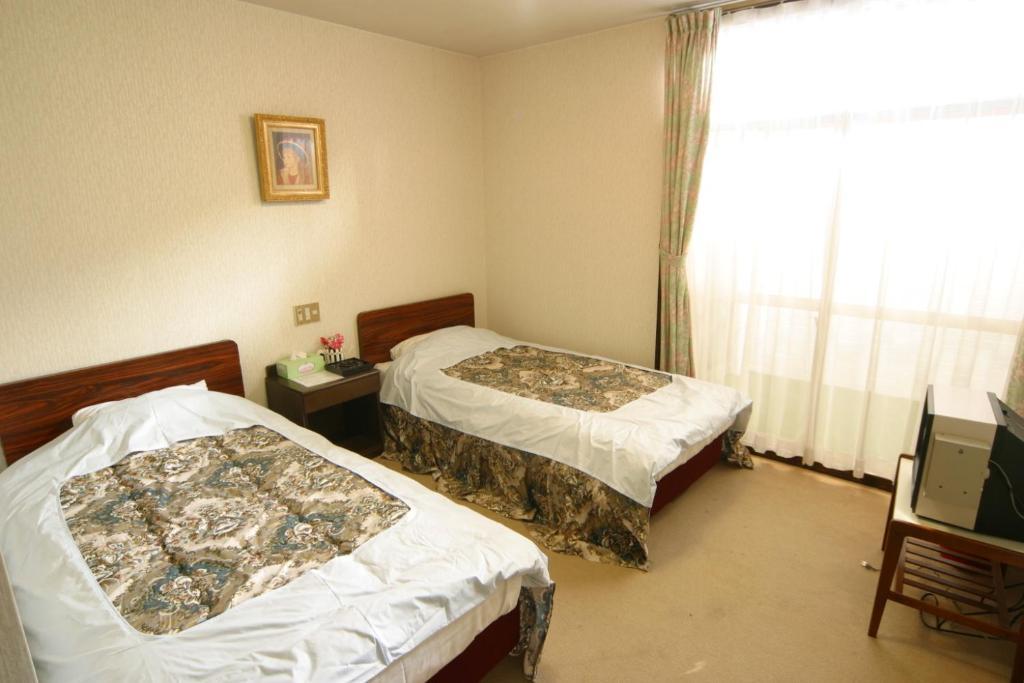 Hotel New Bernina Нагано Стая снимка