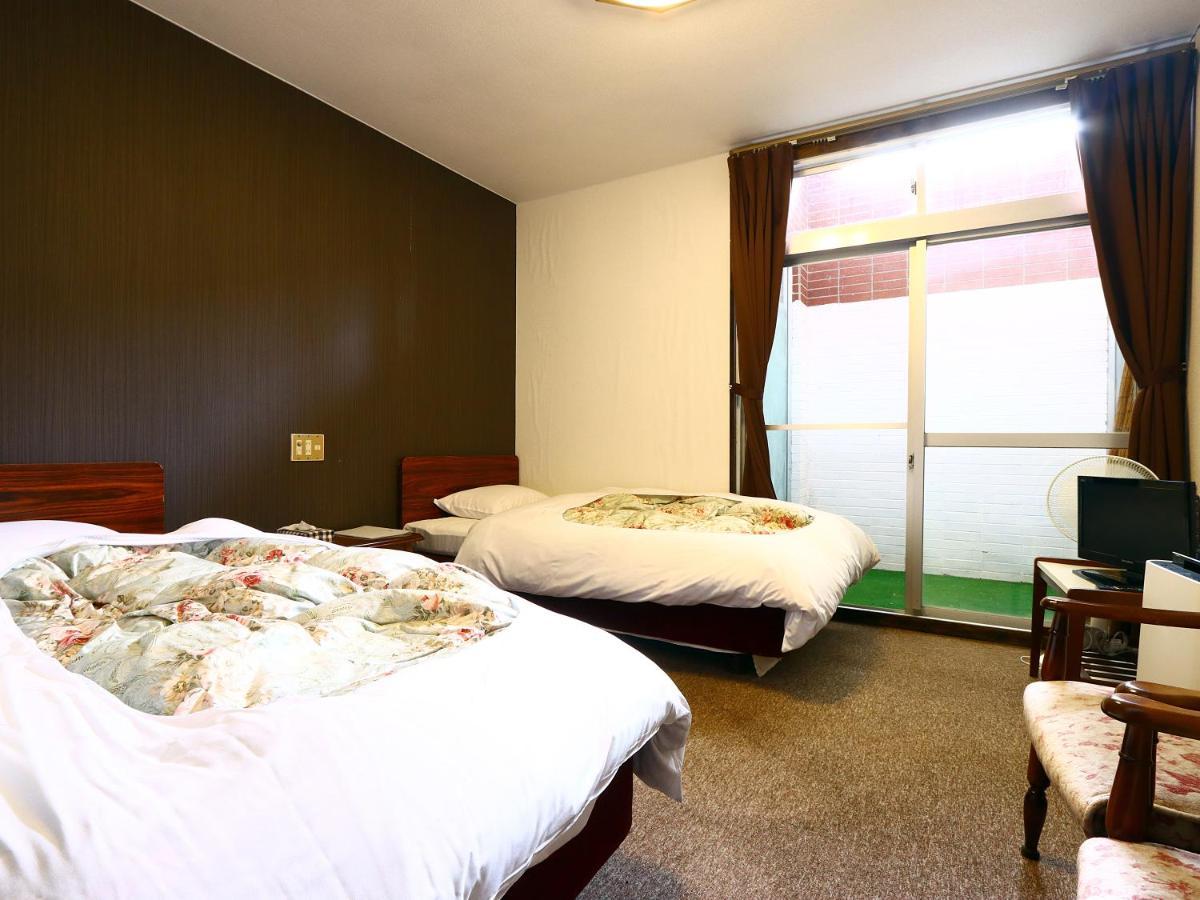 Hotel New Bernina Нагано Екстериор снимка