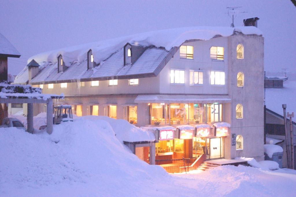 Hotel New Bernina Нагано Екстериор снимка