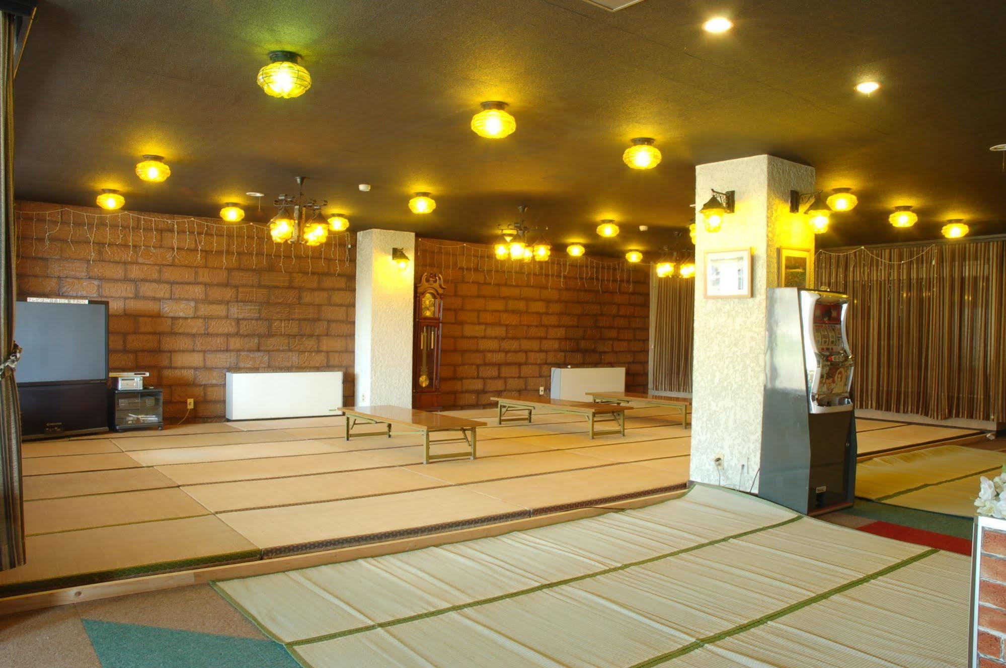 Hotel New Bernina Нагано Екстериор снимка